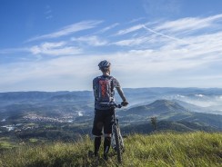Best Mountain Bike Helmets Reviews and Buying Guide